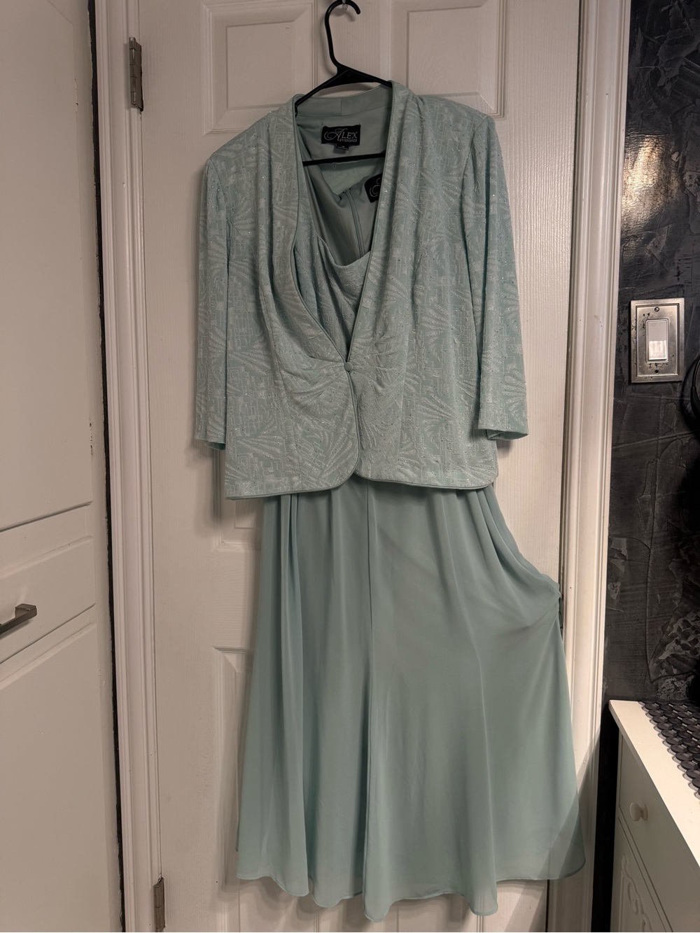 Alex Evenings Two pieces Mint Green Formal Dress with Jacket 18